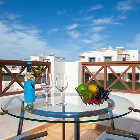 Villa Playa Blanca Sleeps 6 Pool Air Con Wifi *