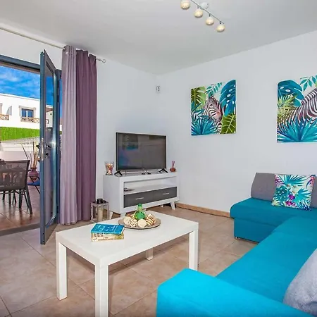 Playa Blanca Sleeps 6 Pool Air Con Wifi * Playa Blanca (Lanzarote)